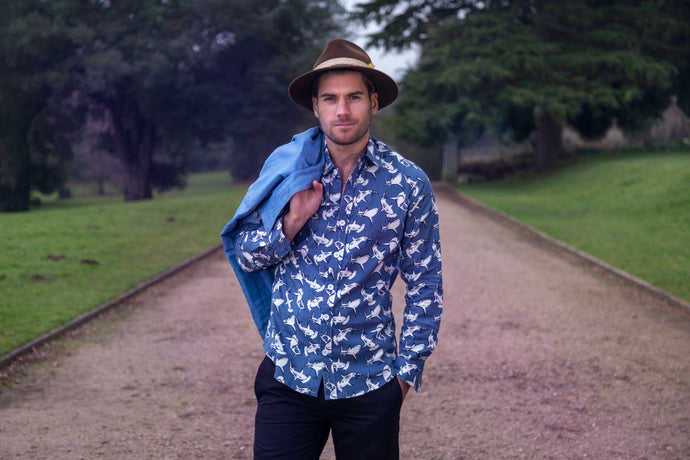 How to style a printed shirt (and look good!)
